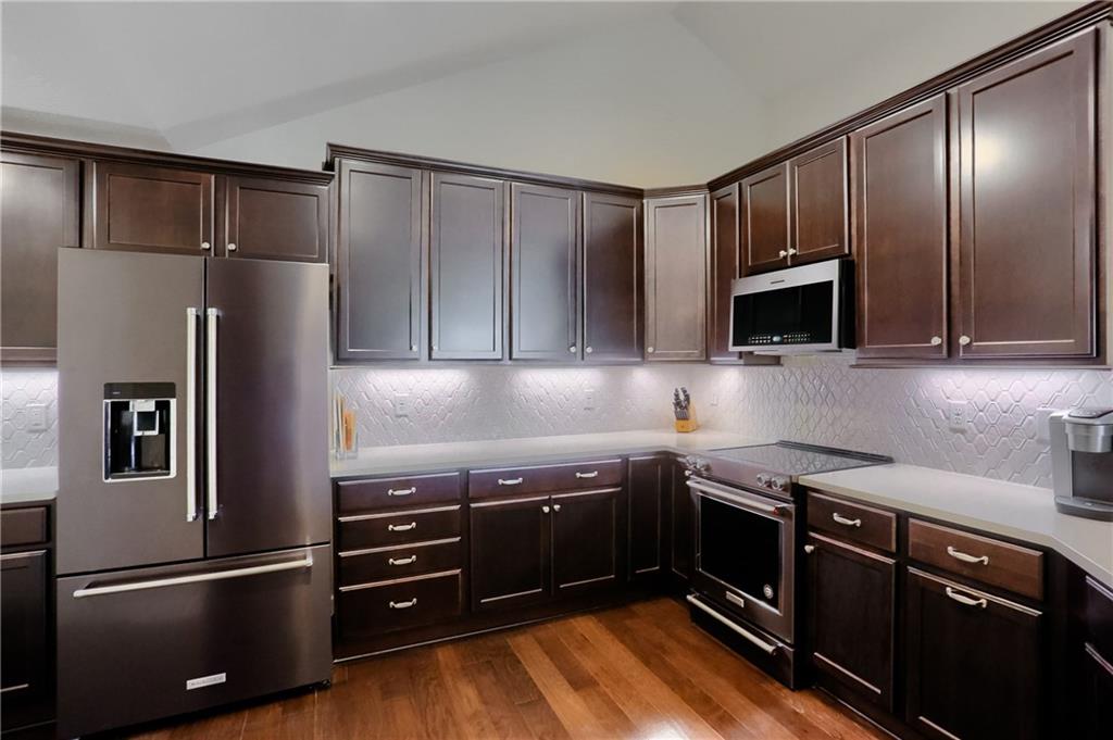 905 Spring Valley Drive Zelienople, PA 16063 - Photo 25 of 45 Kitchen