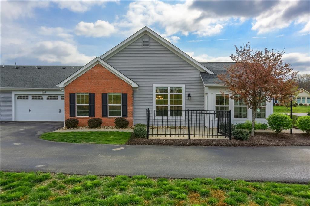 905 Spring Valley Drive Zelienople, PA 16063 - Photo 41 of 45 Side