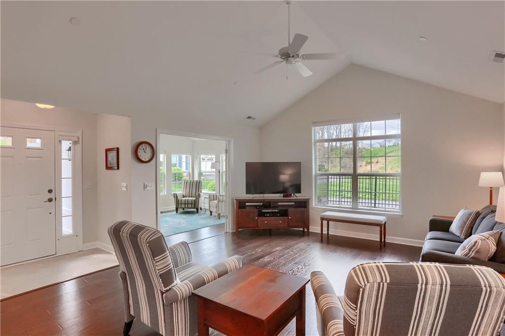 905 Spring Valley Drive Zelienople, PA 16063 - Photo 10 of 45 Great Rm