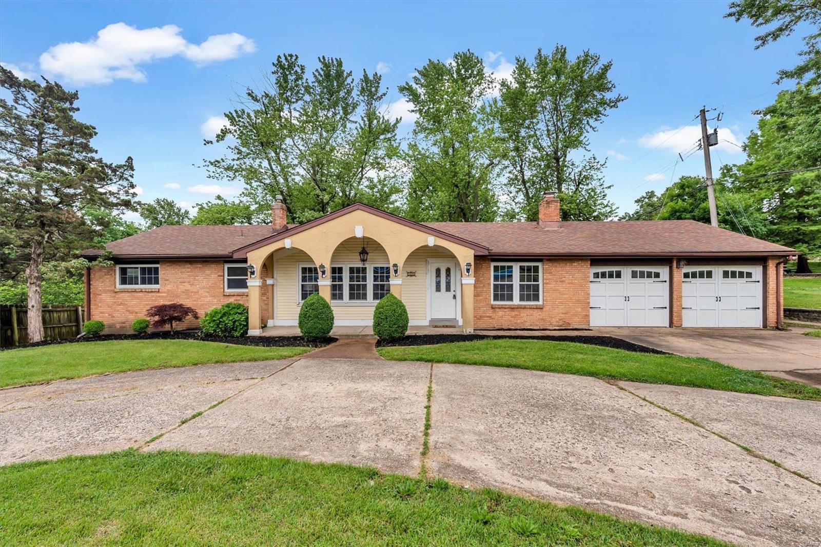 5490 Ringer Road St. Louis, MO 63129 - Photo 1 of 22 Gallery Image 1