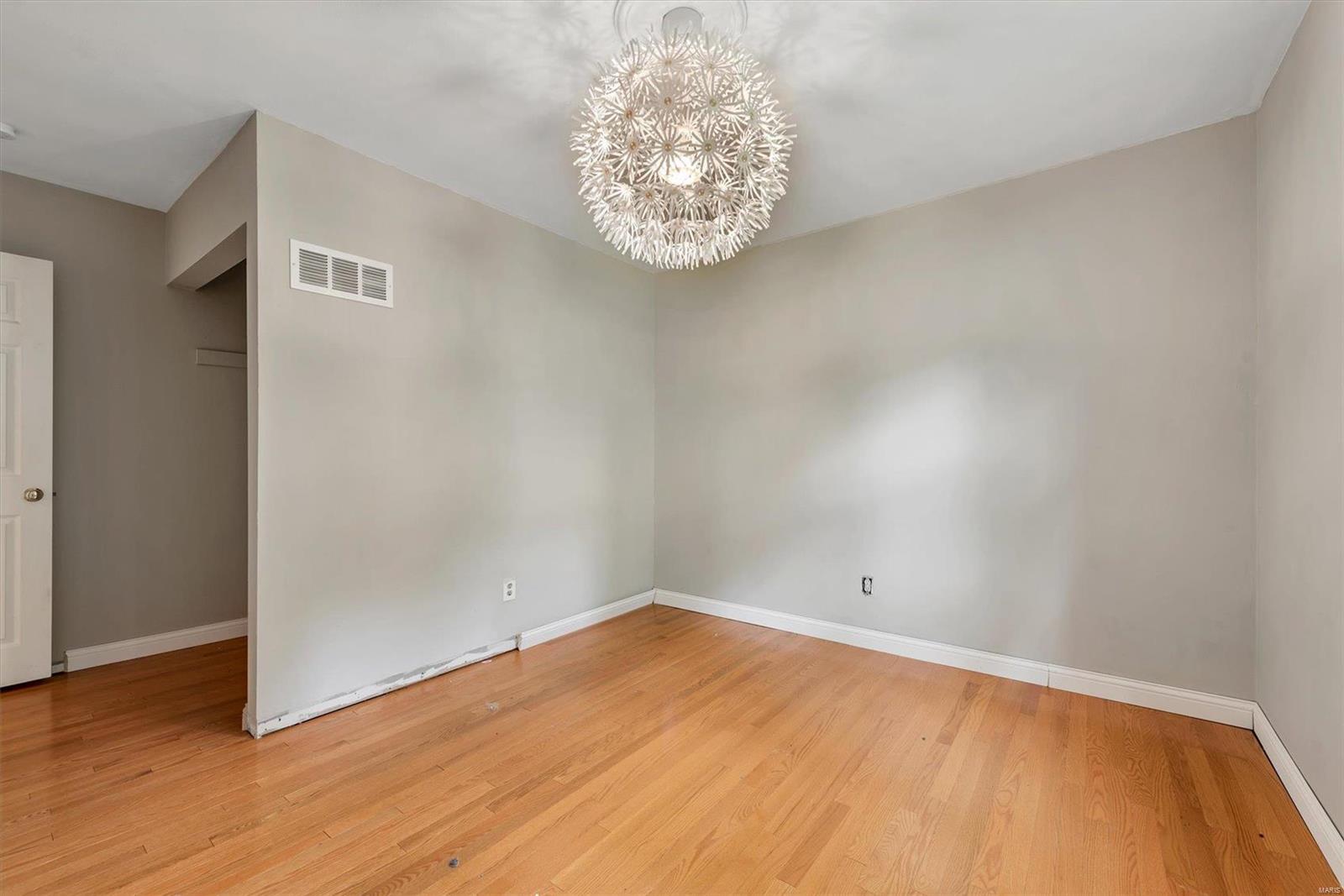 5490 Ringer Road St. Louis, MO 63129 - Photo 18 of 22 Gallery Image 18