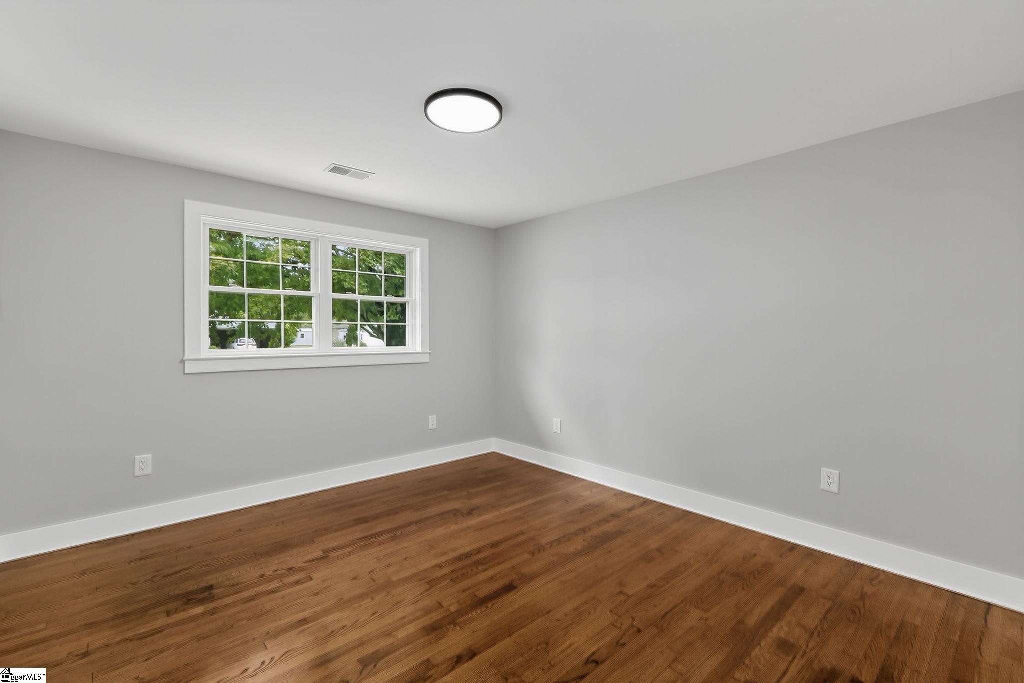 203 Montgomery Street Laurens, SC 29360 - Photo 20 of 32