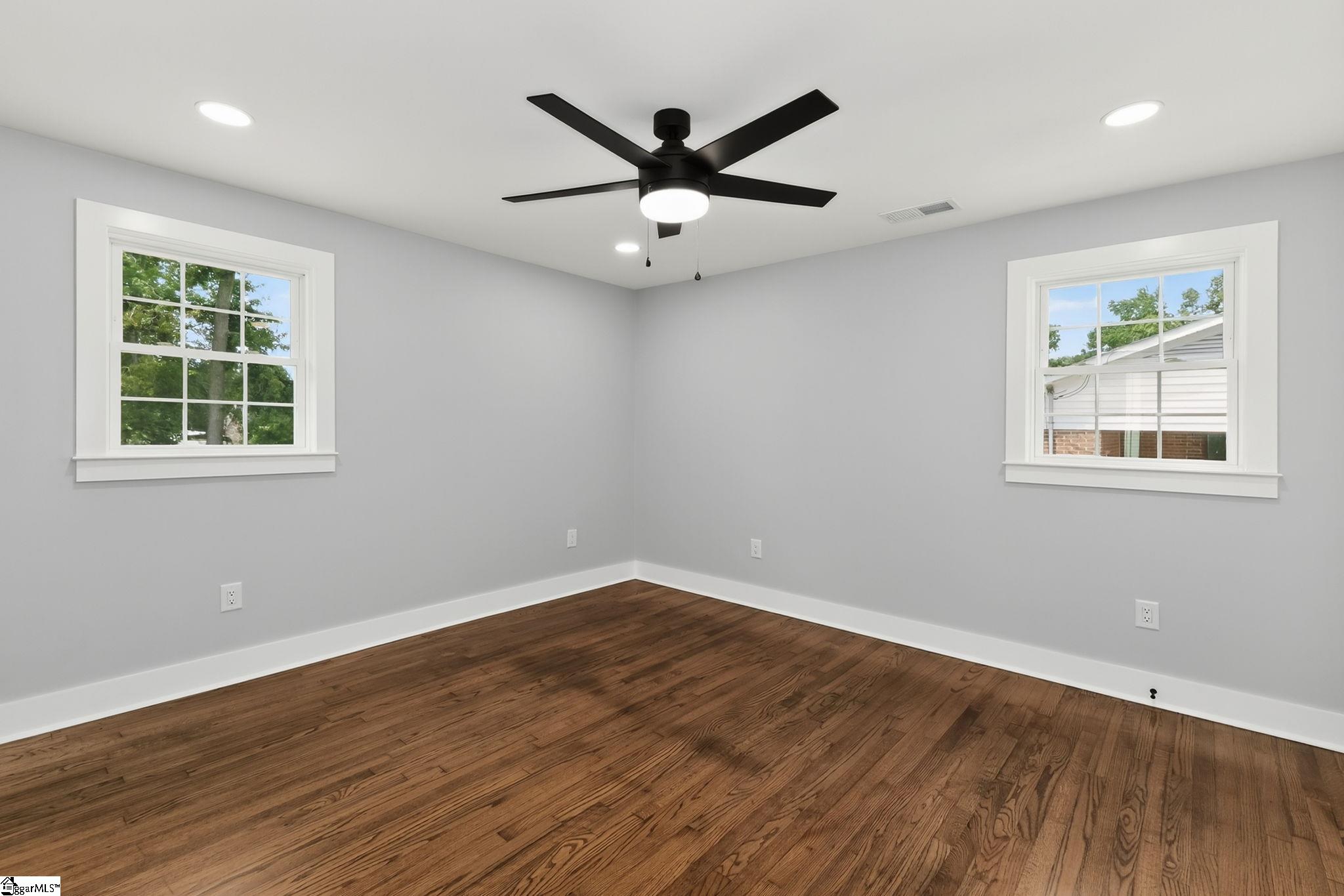203 Montgomery Street Laurens, SC 29360 - Photo 25 of 32
