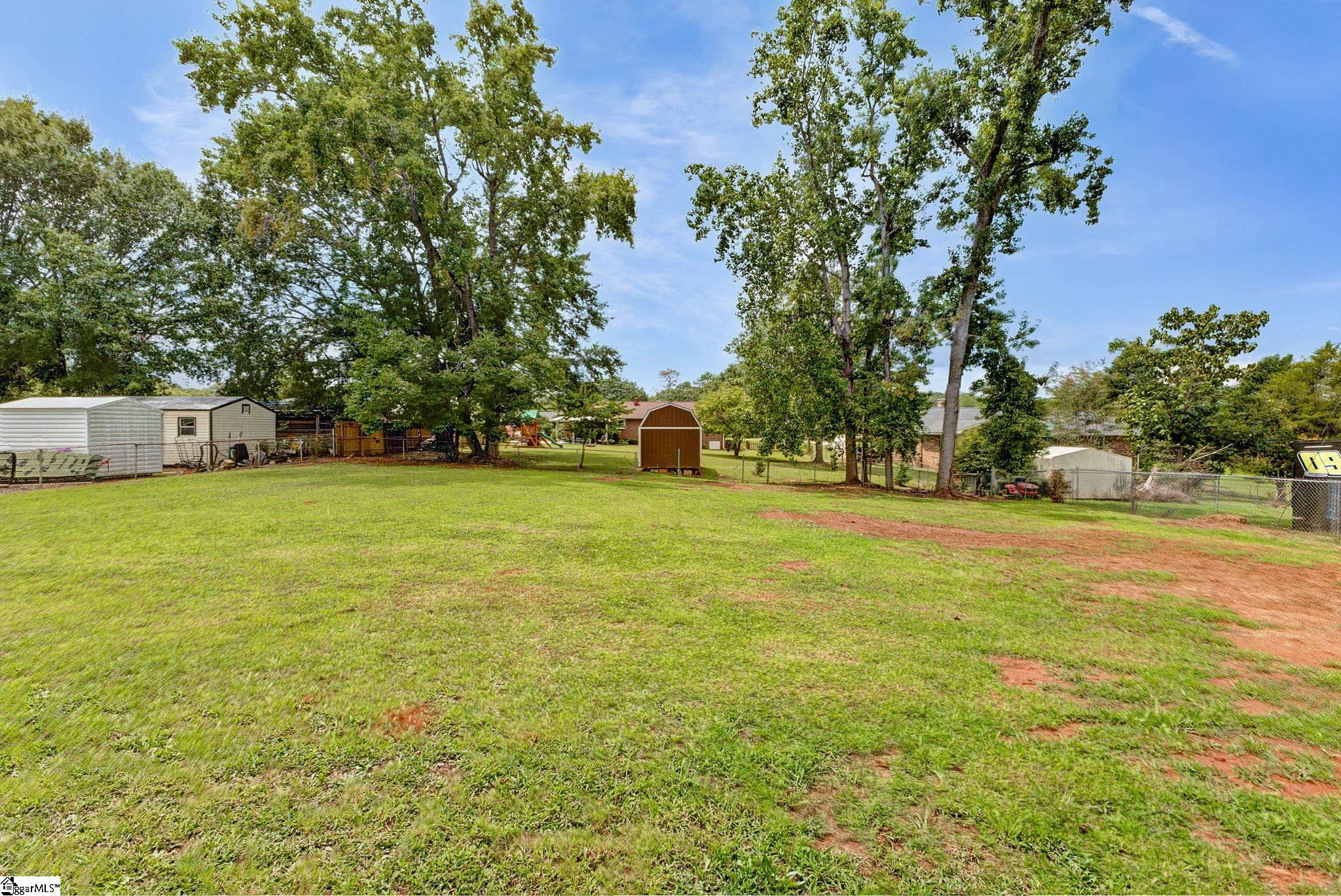 203 Montgomery Street Laurens, SC 29360 - Photo 30 of 32