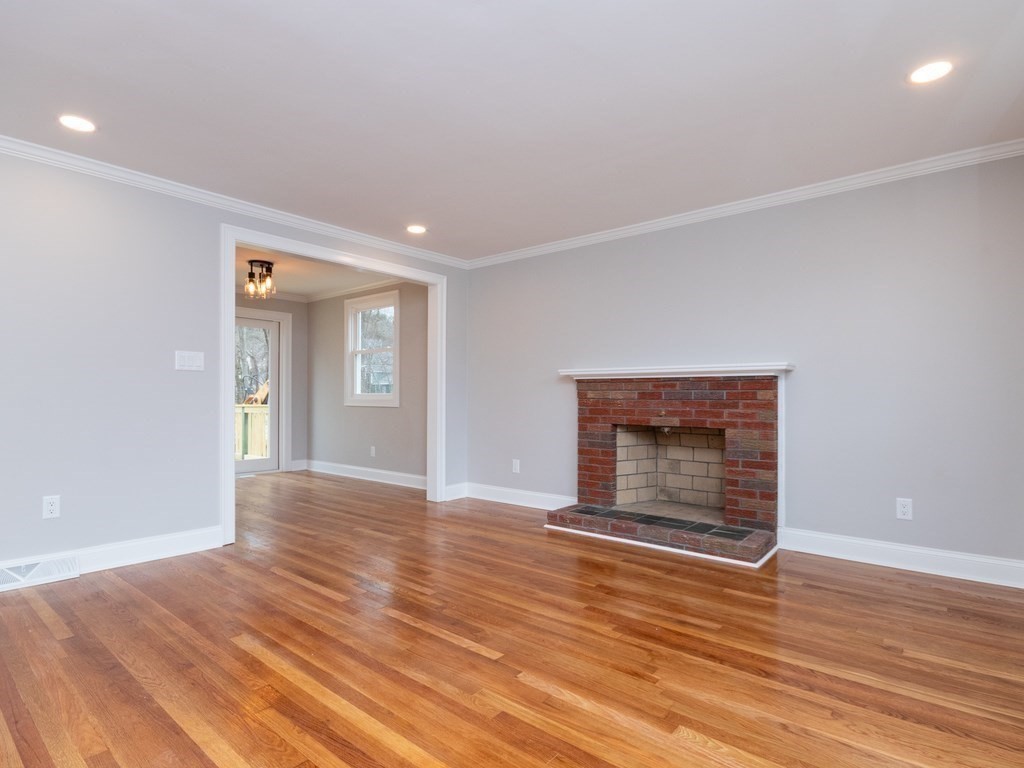 9 Hallowell Road Foxboro, MA 02035 - Photo 10 of 38 Gallery Image 10