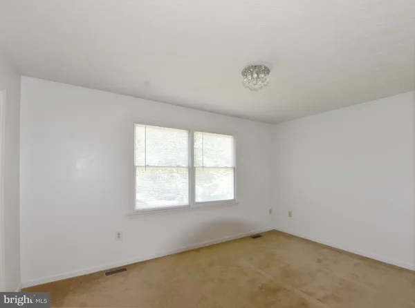 $2,300 | 301 Montgomery Circle, Stephens City, VA 22655