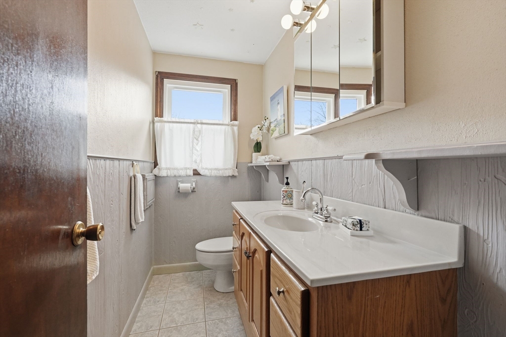 53 Florence Road Easthampton, MA 01027 - Photo 19 of 41