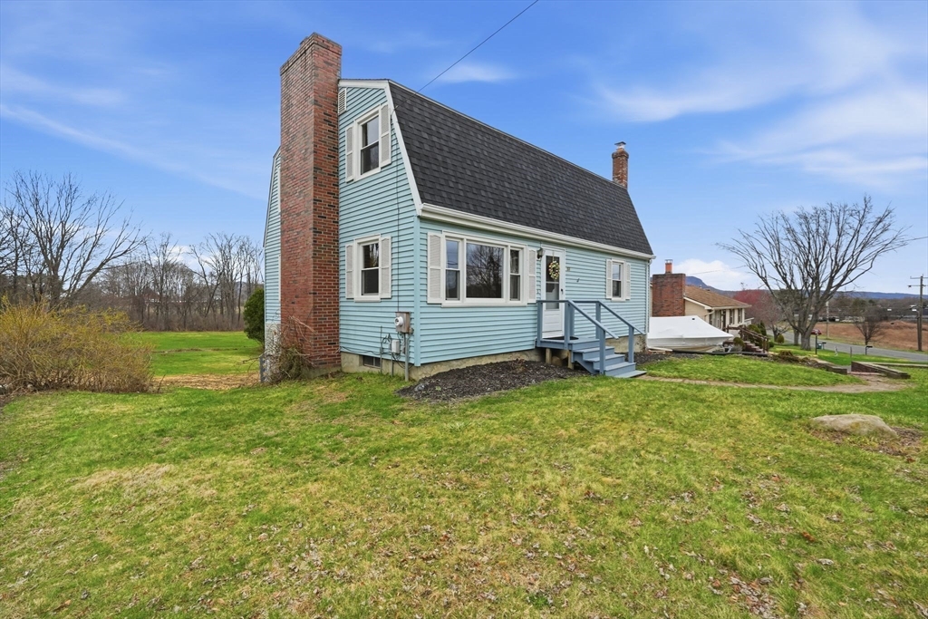 53 Florence Road Easthampton, MA 01027 - Photo 2 of 41