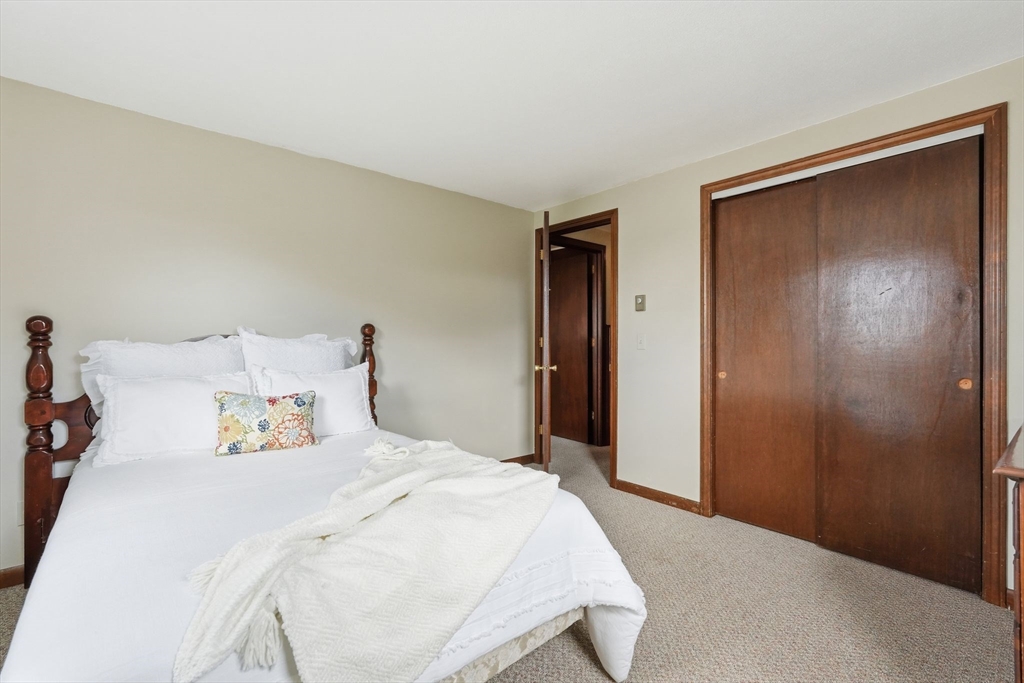 53 Florence Road Easthampton, MA 01027 - Photo 24 of 41