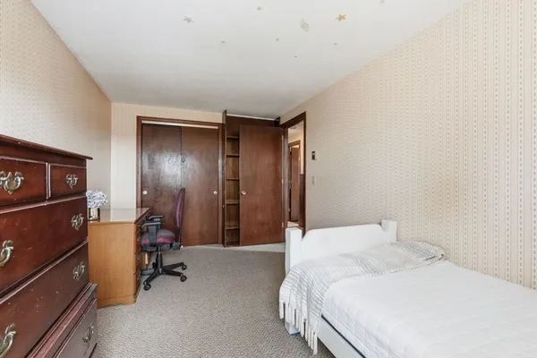 $299,000 | 53 Florence Road, Easthampton, MA 01027