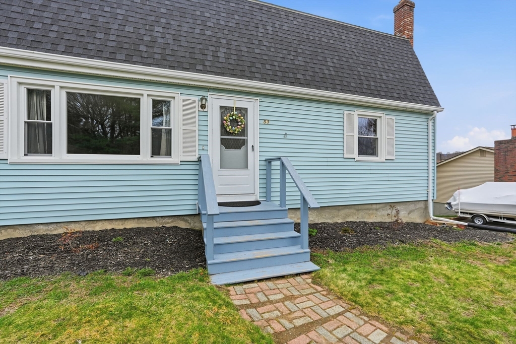 53 Florence Road Easthampton, MA 01027 - Photo 4 of 41
