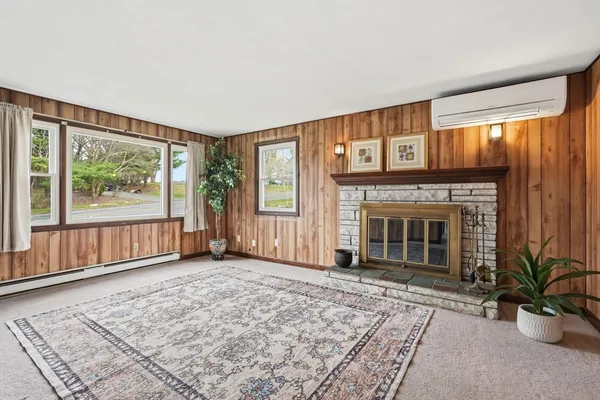 $299,000 | 53 Florence Road, Easthampton, MA 01027