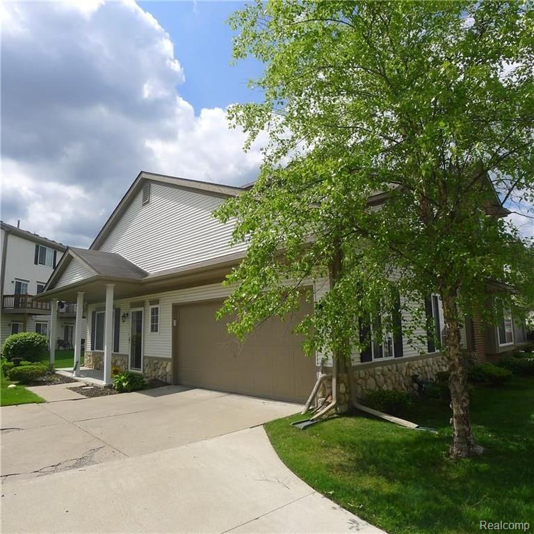 278 Oak Ridge Drive, Unit 88 Pontiac, MI 48341 - Photo 2 of 29