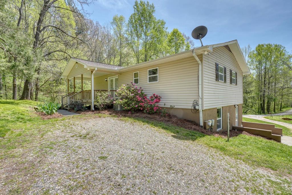 531 Old Smokey Road Blairsville, GA 30512 - Photo 2 of 51 Gallery Image 2