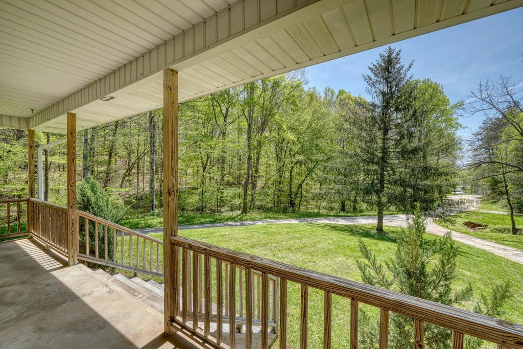 531 Old Smokey Road Blairsville, GA 30512 - Photo 3 of 51 Gallery Image 3