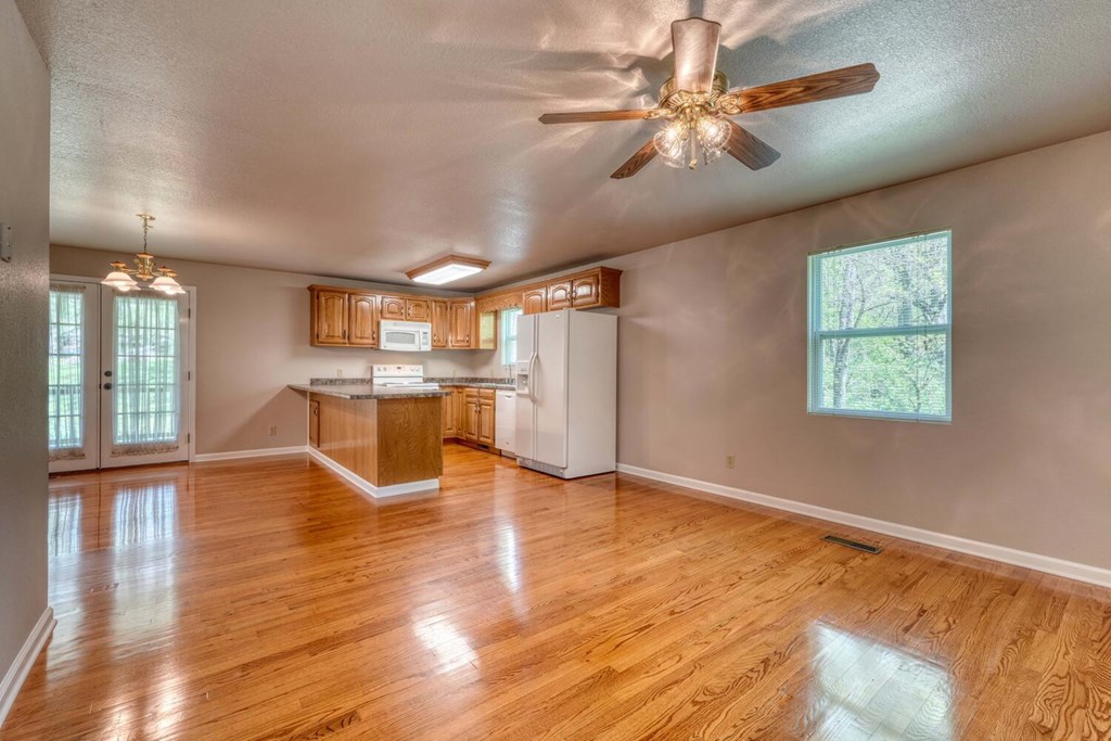 531 Old Smokey Road Blairsville, GA 30512 - Photo 8 of 51 Gallery Image 8