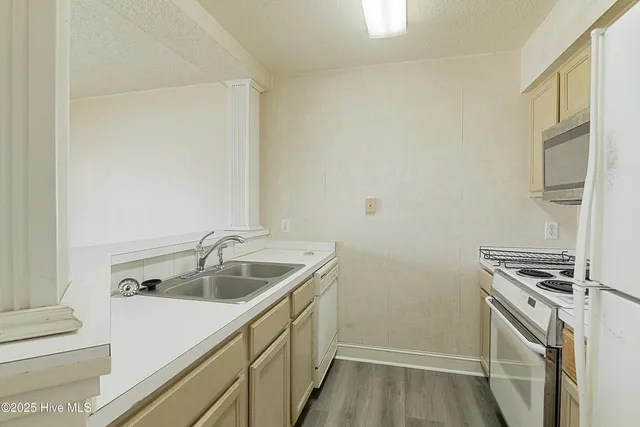 $127,500 | 330 South Middleton Drive Northwest, Unit 306, Calabash, NC 28467