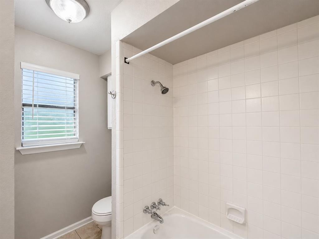 921 West Rochelle Road Irving, TX 75062 - Photo 13 of 19