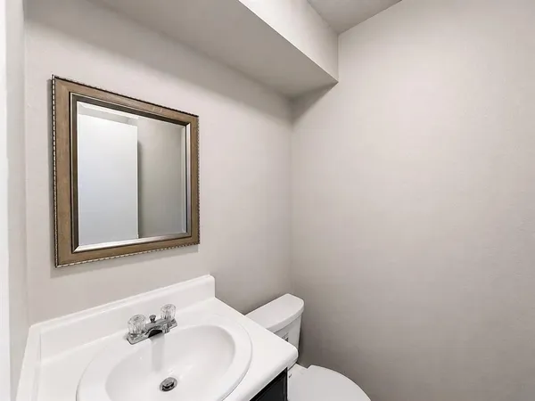 $1,895 | 921 West Rochelle Road, Irving, TX 75062