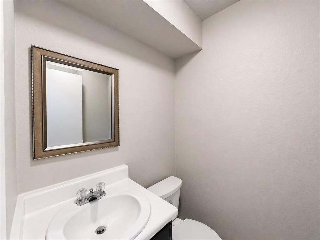 921 West Rochelle Road Irving, TX 75062 - Photo 17 of 19