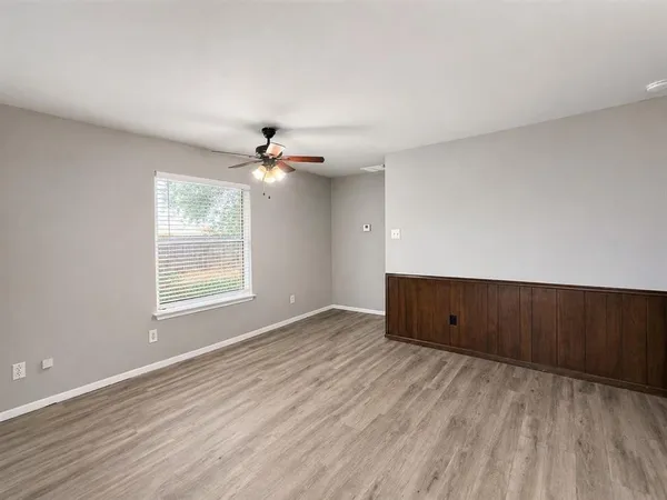 $1,895 | 921 West Rochelle Road, Irving, TX 75062