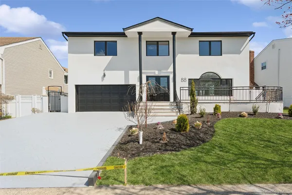 $1,850,000 | 88 Mark Lane, Atlantic Beach, NY 11509