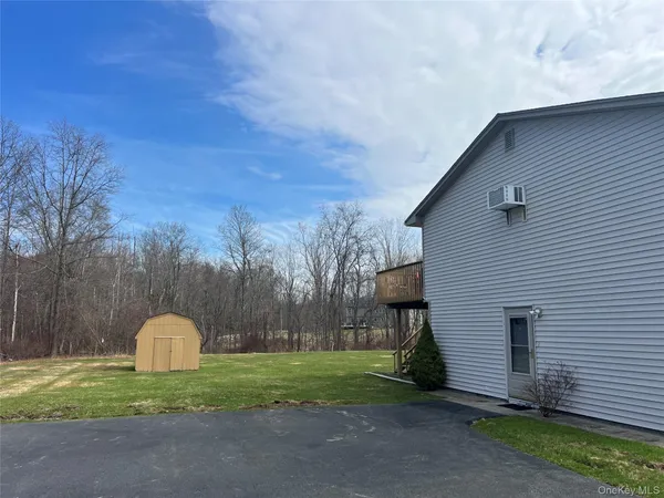 $2,300 | 2944 Highway 17K, Unit B, Bloomingburg, NY 12721