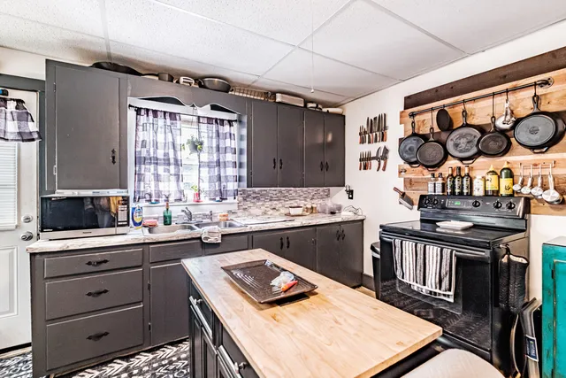 $299,000 | 673 River Avenue, Gardiner, ME 04359