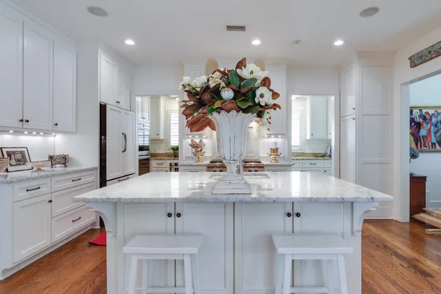 $895,000 | 4237 Boxwood Green Lane, Memphis, TN 38117