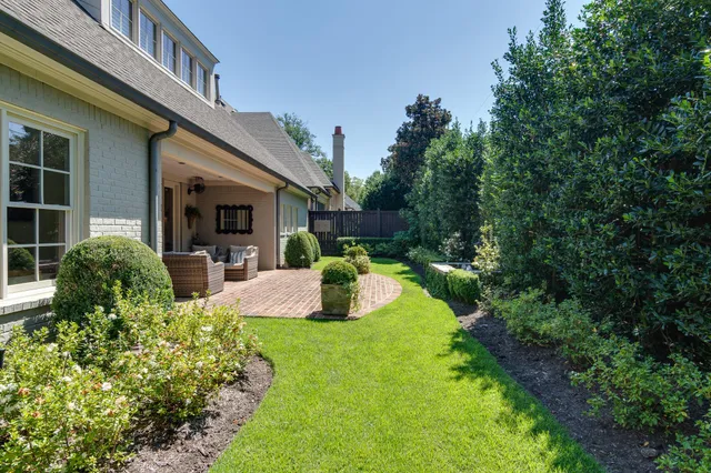 $895,000 | 4237 Boxwood Green Lane, Memphis, TN 38117
