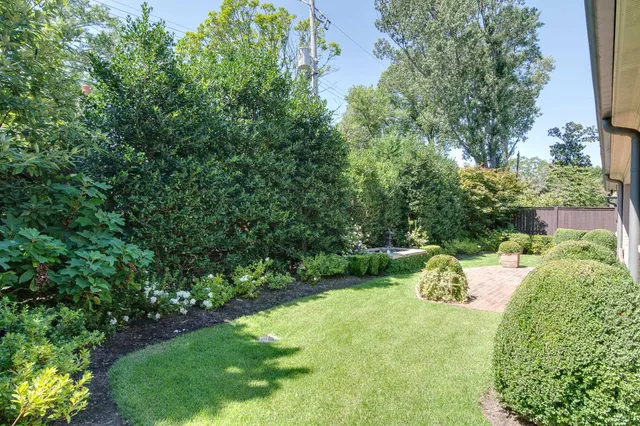 $895,000 | 4237 Boxwood Green Lane, Memphis, TN 38117