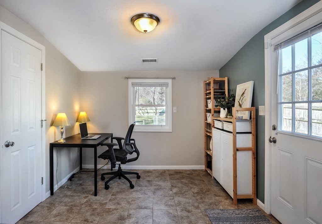 355 Spring Street Rockland, MA 02370 - Photo 7 of 31 Gallery Image 7