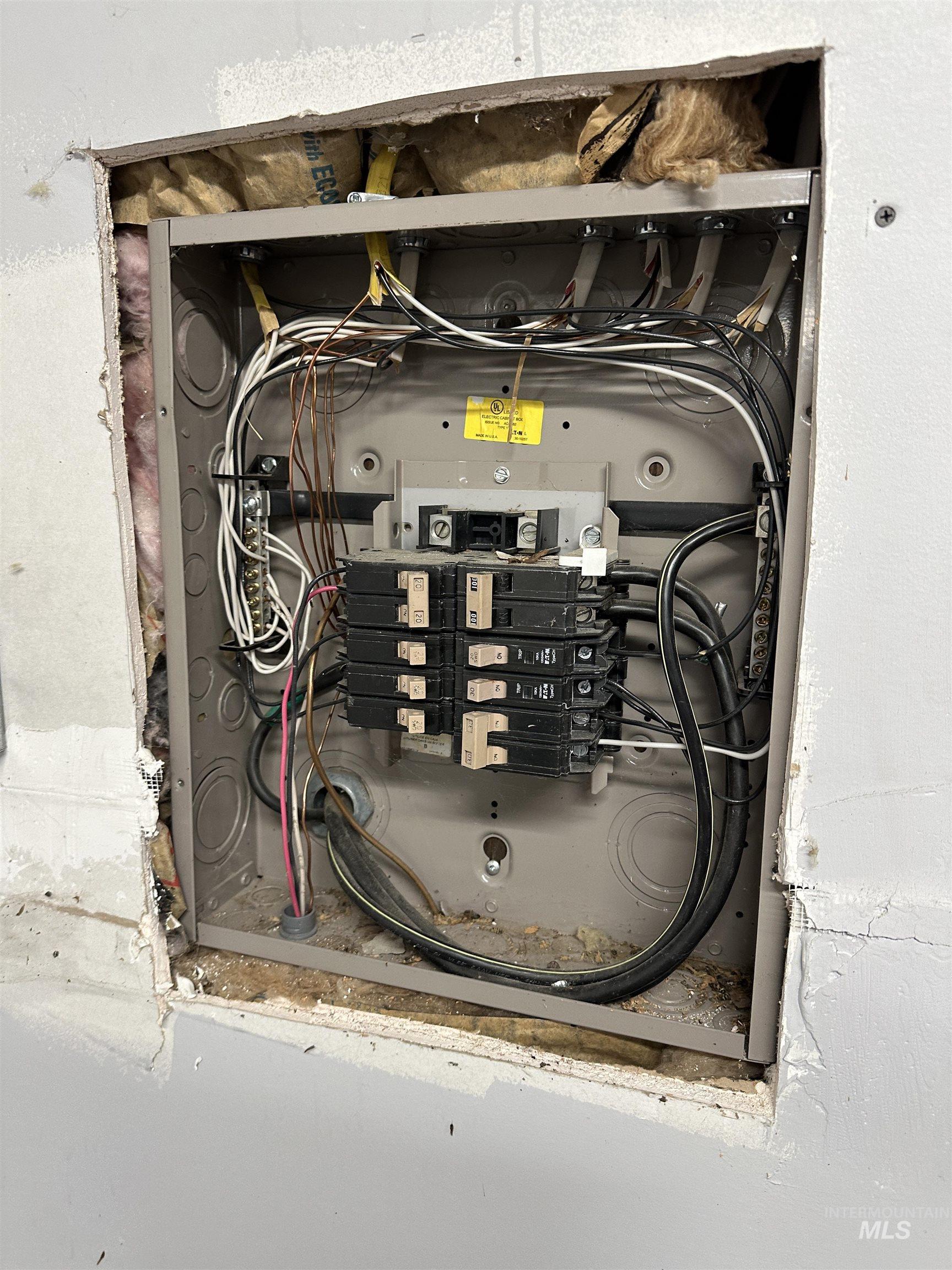 1089 Wallen Road Moscow, ID 83843 - Photo 40 of 43 Utility room with electric panel