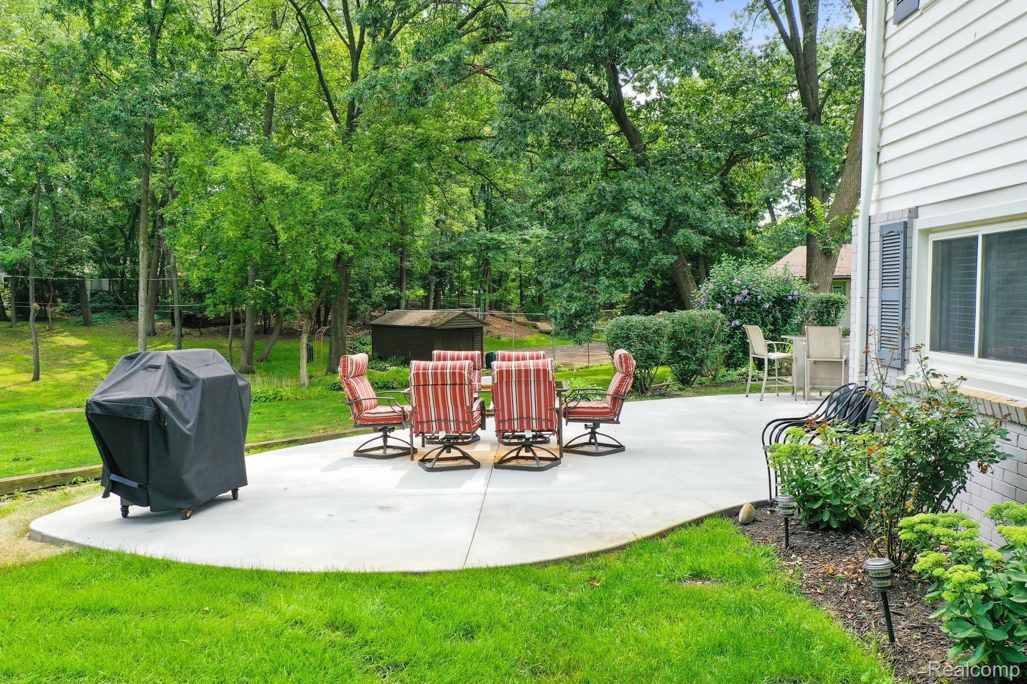 2250 Keith Road West Bloomfield, MI 48324 - Photo 35 of 49 DJI_0161.jpg