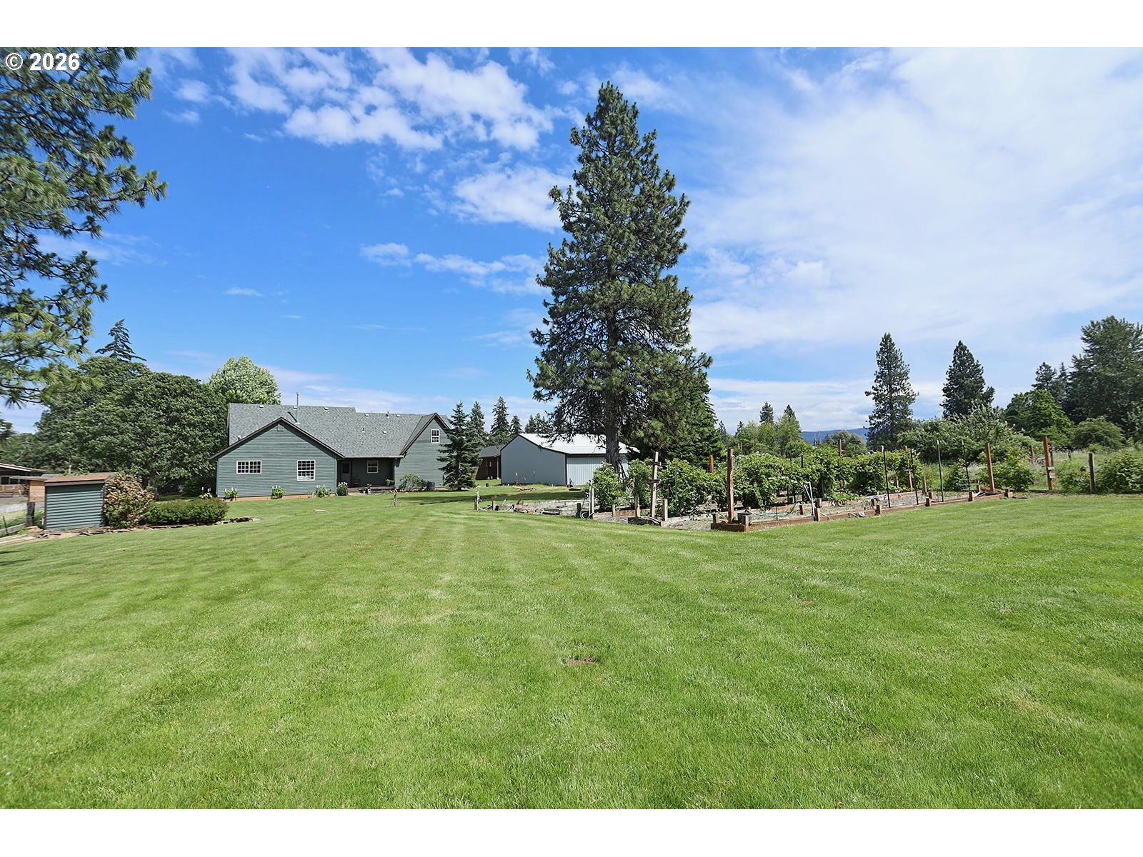 1400 Rockford Road Hood River, OR 97031 - Photo 36 of 47