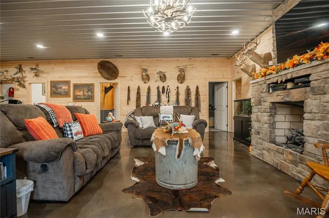 $325,000 | 4907 State Hwy TT, Zalma, MO 63787