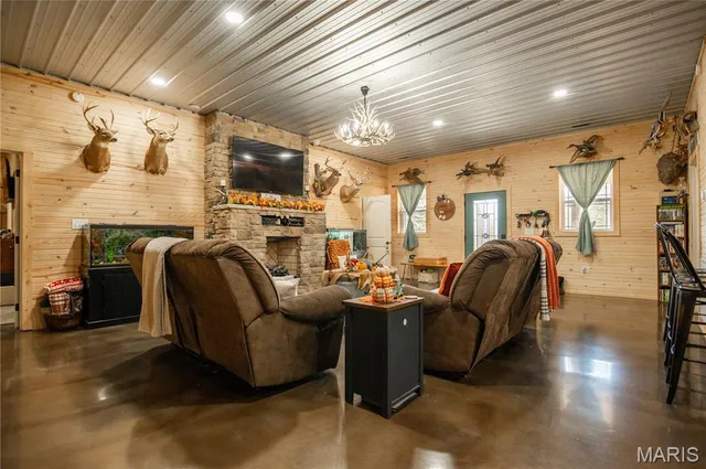 $325,000 | 4907 State Hwy TT, Zalma, MO 63787