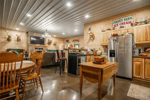 $325,000 | 4907 State Hwy TT, Zalma, MO 63787