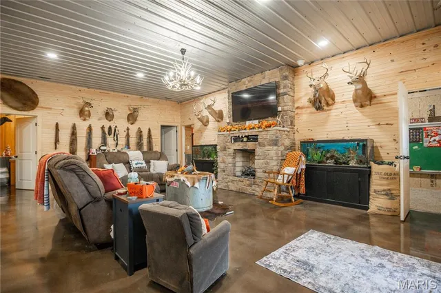 $325,000 | 4907 State Hwy TT, Zalma, MO 63787