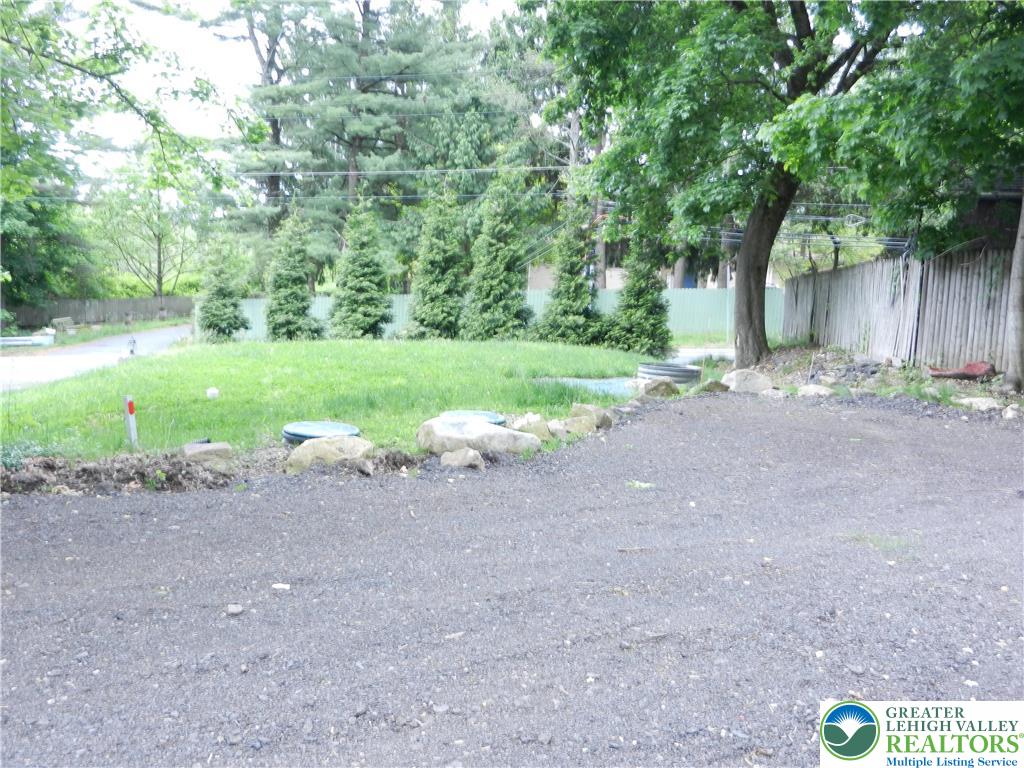 1244 Seidersville Road Bethlehem, PA 18015 - Photo 6 of 17