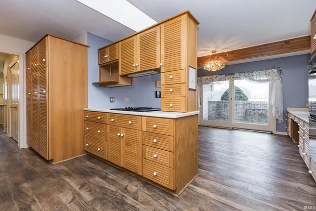 $524,900 | 727 South County Road 100, Hartford City, IN 47348