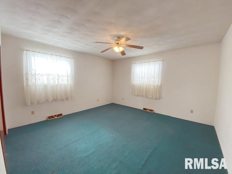 25965 North Boat Dock Road Canton, IL 61520 - Photo 9 of 31