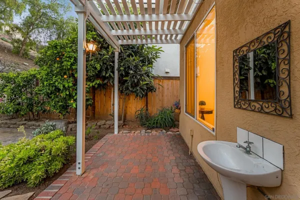 $1,299,999 | 13837 Fontanelle Place, San Diego, CA 92128