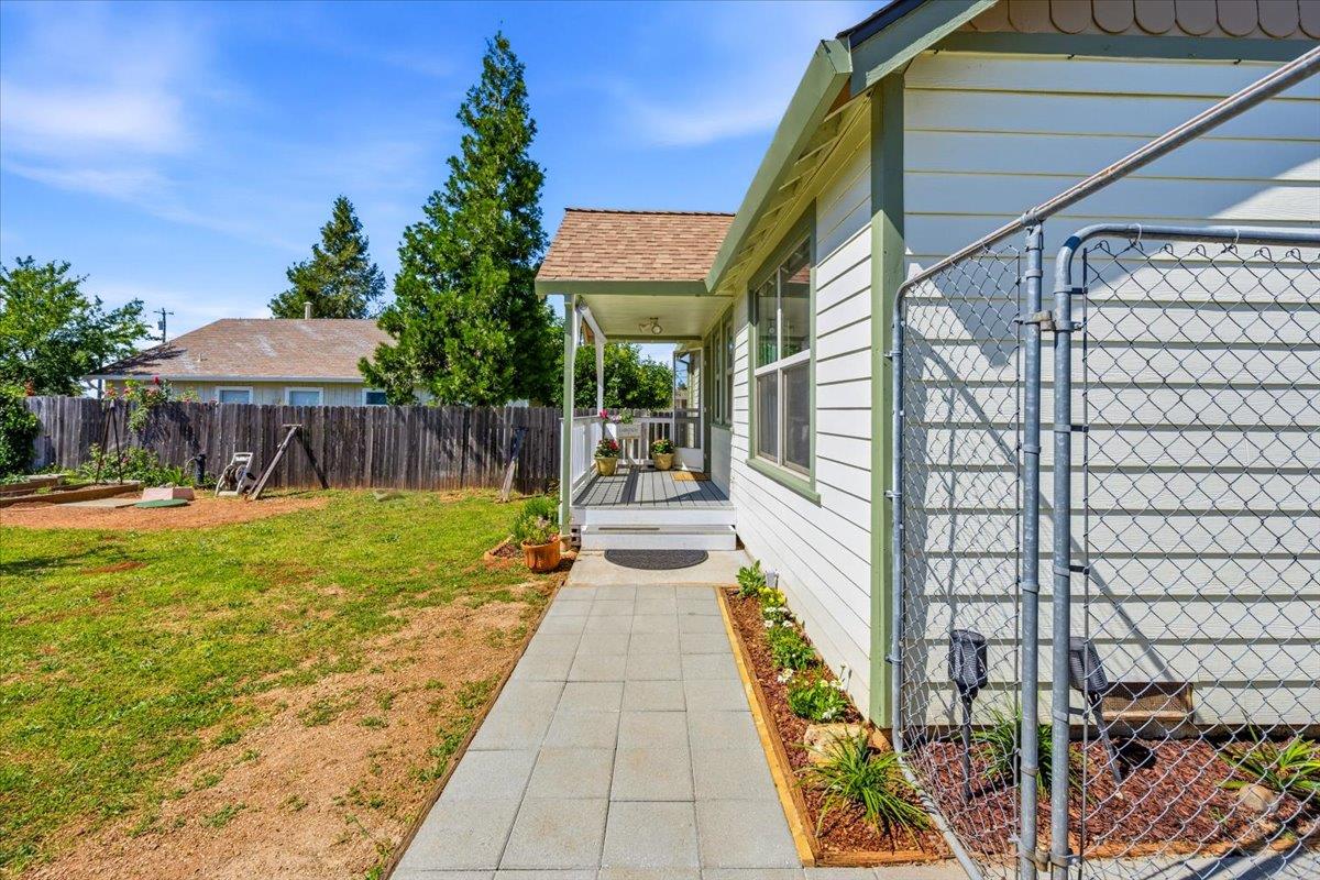 232 Upper Slate Creek Road Grass Valley, CA 95945 - Photo 25 of 48 a view of swimming pool with a patio