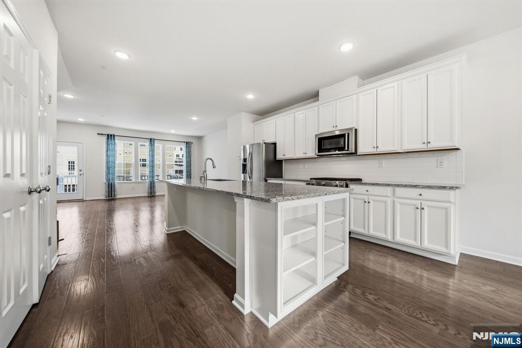 88 Truman Drive Wood-Ridge, NJ 07075 - Photo 13 of 49