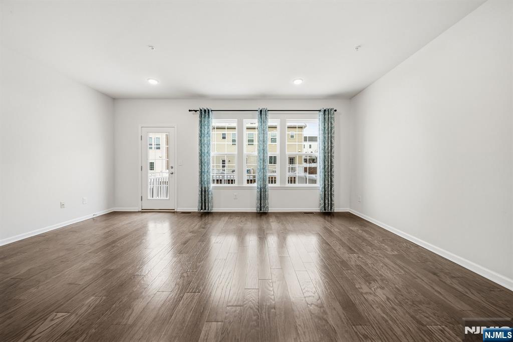 88 Truman Drive Wood-Ridge, NJ 07075 - Photo 10 of 49