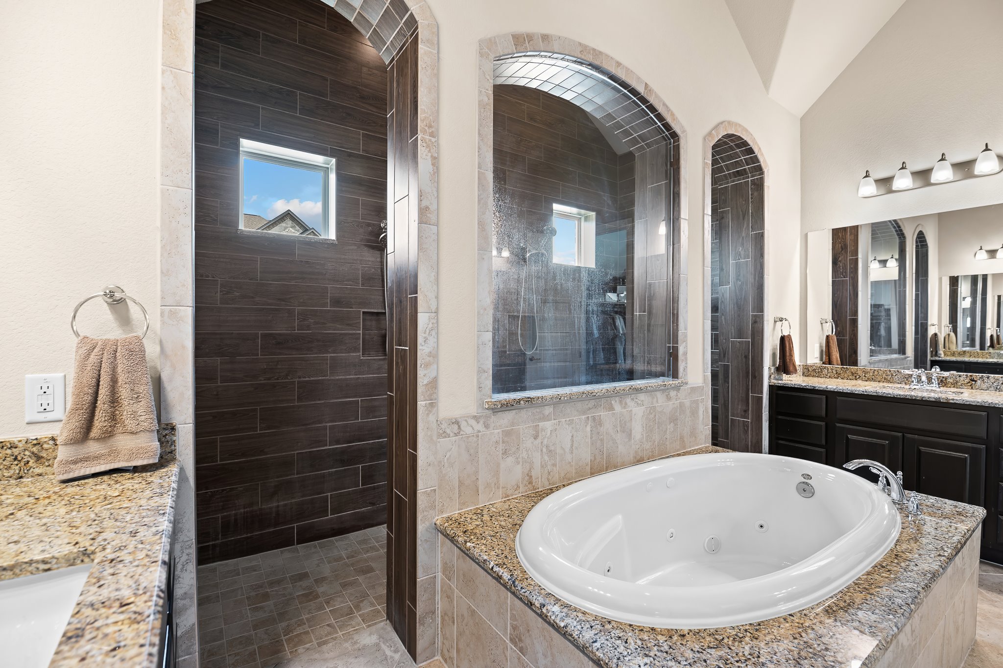 3501 Great Knot Pass Pflugerville, TX 78660 - Photo 20 of 40 a bathroom with a tub and sink