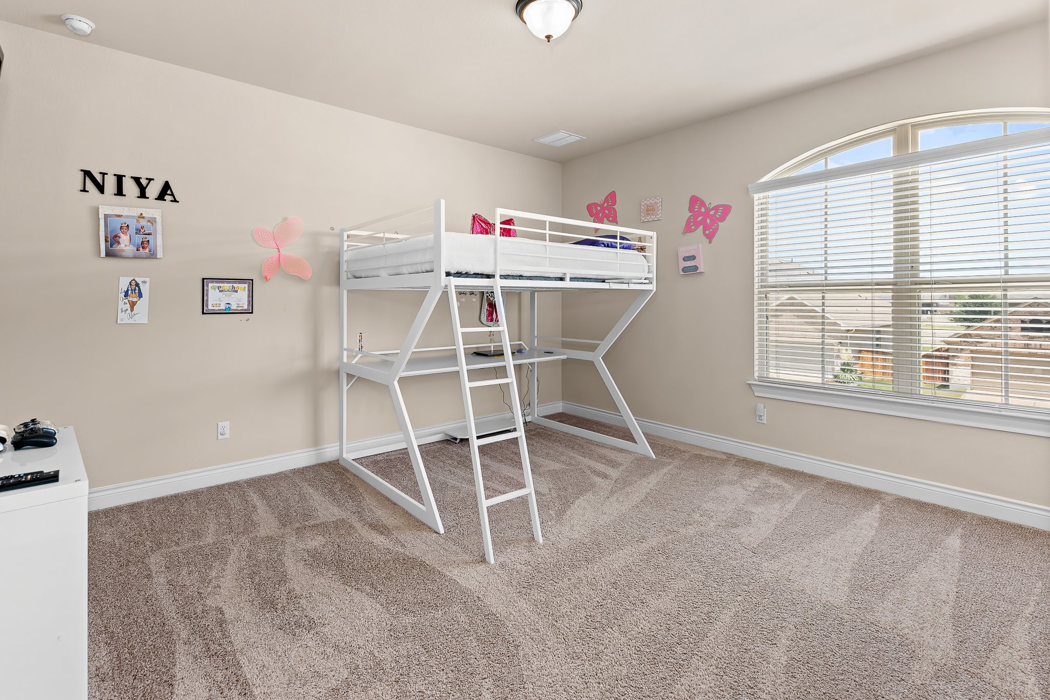 3501 Great Knot Pass Pflugerville, TX 78660 - Photo 30 of 40 a white room with cabinet and windows