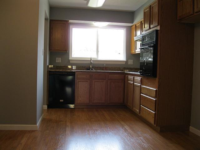 2520 Lipton Road Columbus, OH 43232 - Photo 3 of 24 Gallery Image 3