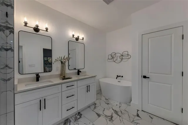 $814,900 | 208 Watson Circle Southeast, Atlanta, GA 30317